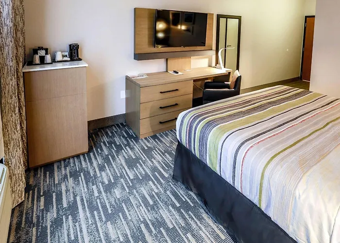 Country Inn & Suites By Radisson Airport Tn