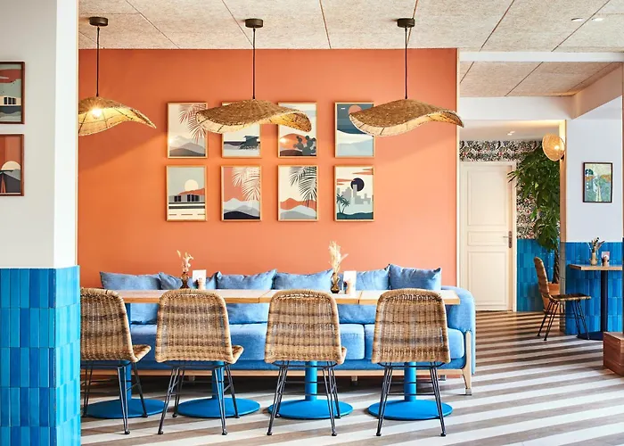 Chromatics & Restaurant Hill Club By Happyculture