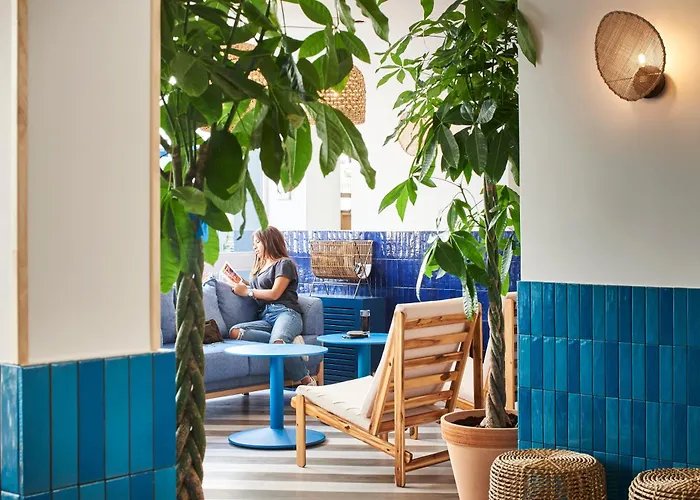 Chromatics & Restaurant Hill Club By Happyculture