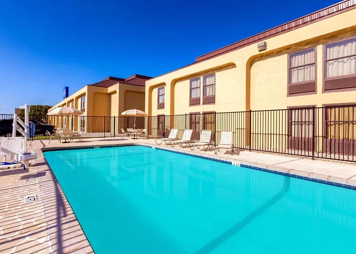 Baymont By Wyndham East