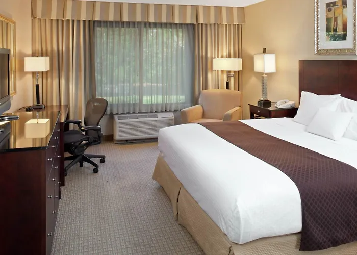 Doubletree By Hilton Charlotte Airport