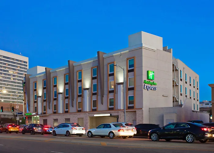  Holiday Inn Express West Los Angeles By Ihg