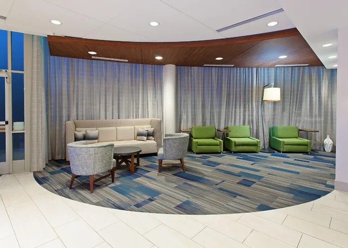  Holiday Inn Express West Los Angeles By Ihg