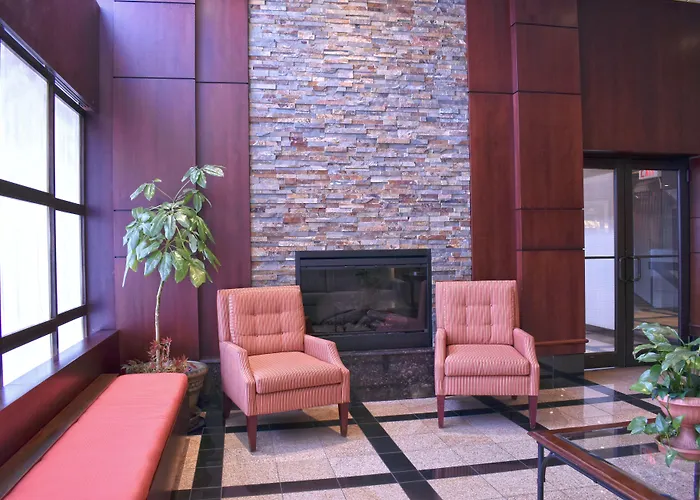 Hotel suites Hamilton Plaza And Conference Center