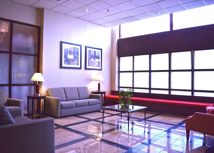 Hotel suites Hamilton Plaza And Conference Center