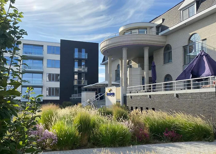 Hotel Acropolis  Op het sportiefste park van de kust