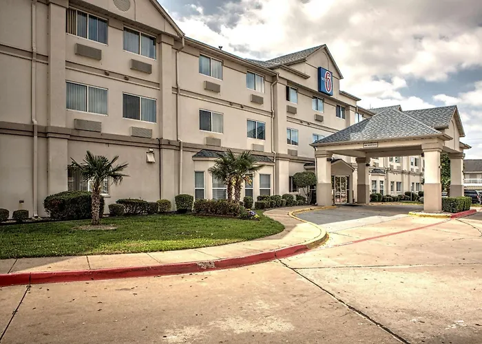 Motel 6-Dallas, TX - Northwest