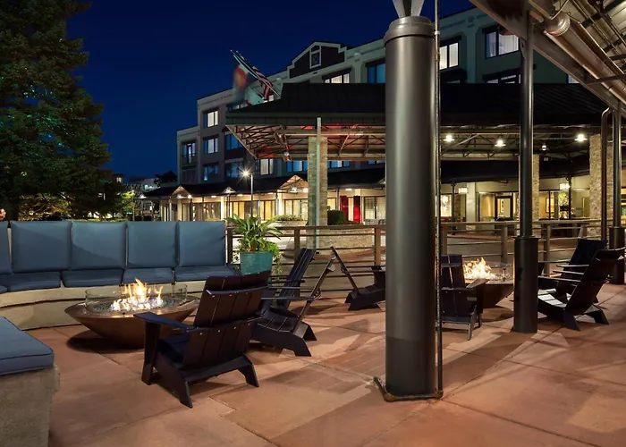 Pet Friendly hotel: Boulder Marriott