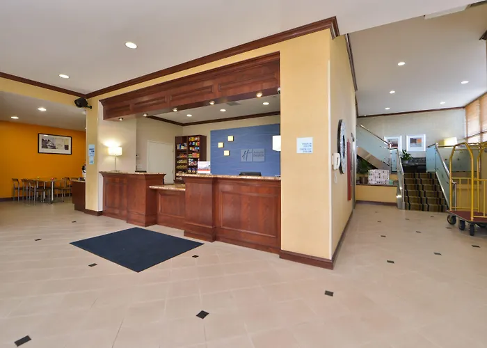 Holiday Inn Express Laguardia Airport, An Ihg Hotel
