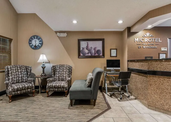 Microtel Inn & Suites By Wyndham Rochester North Mayo Clinic