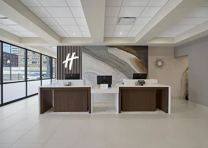 Cheap hotels Holiday Inn & Suites Chicago - Downtown, An Ihg