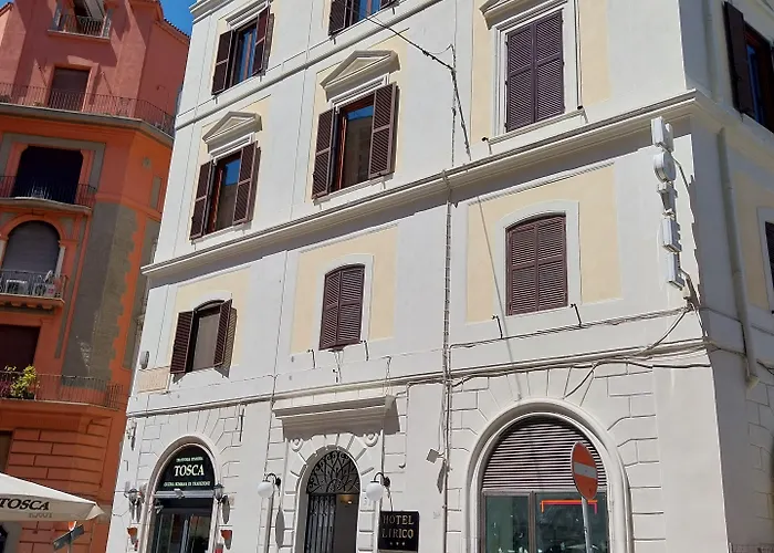 Hotel con tenis: Hotel Lirico