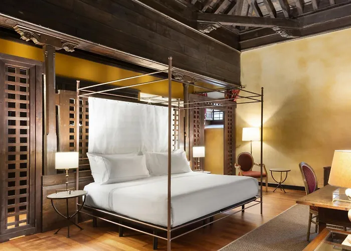 Resorts Guide Palacio De Santa Paula, Autograph Collection
