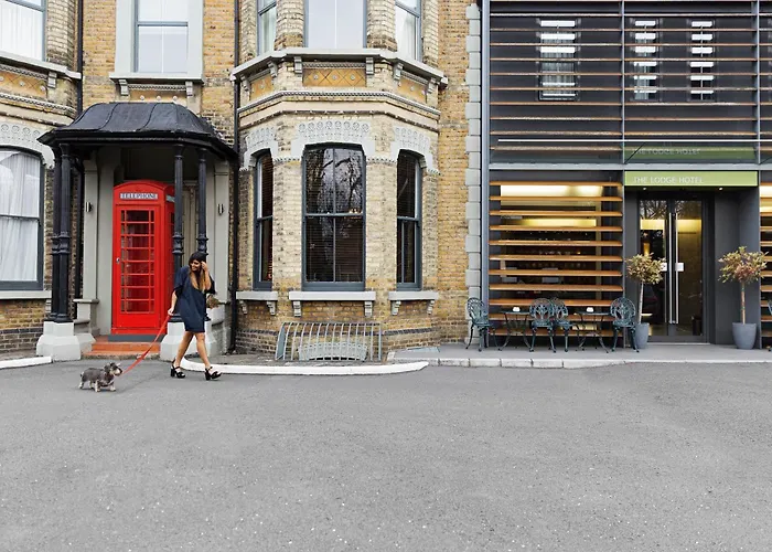 The Lodge Hotel - Putney