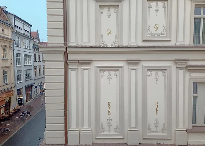 Luxury hotel only: Grand Hotel