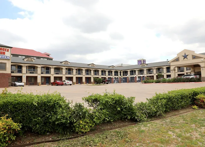 Motel: Ranger Inn & Suites