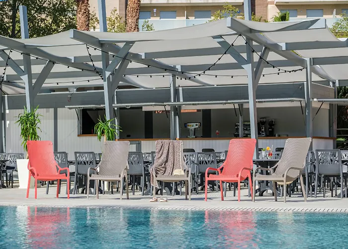 Resort: Hotel California Garden