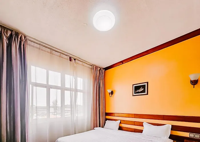 Hotels with tennis Eastland