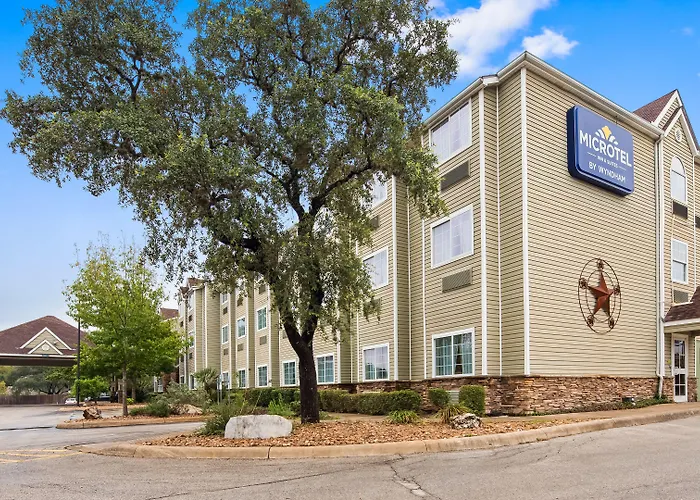 Family resorts Super 8 By Wyndham San Antonio Airport North