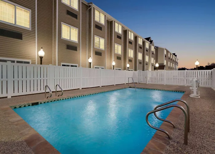 Family resorts Super 8 By Wyndham San Antonio Airport North