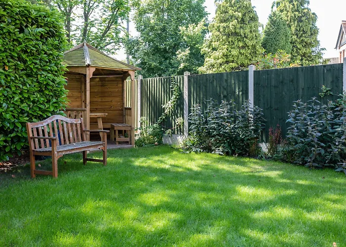 Lawn Guest House Gatwick