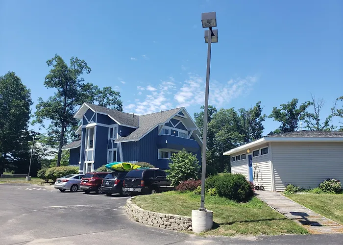 Pets Allowed Hotel Travelodge By Wyndham Traverse City Mi