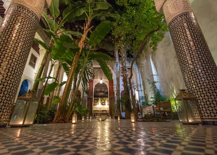 Hotel with pool: Riad Les Oudayas