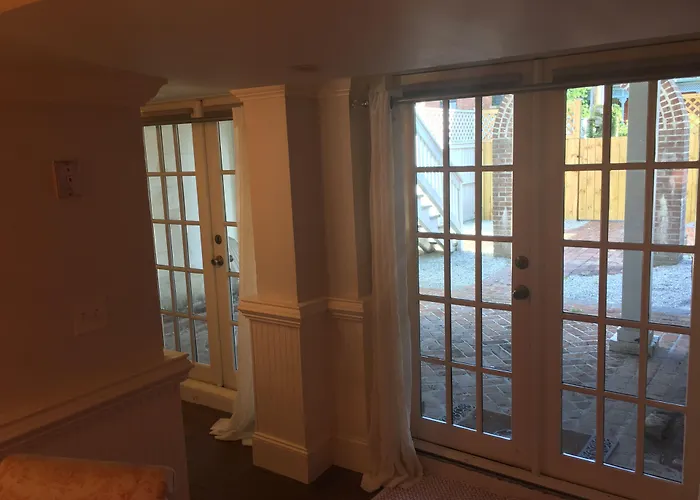 Bed and Breakfast Justine Inn Savannah