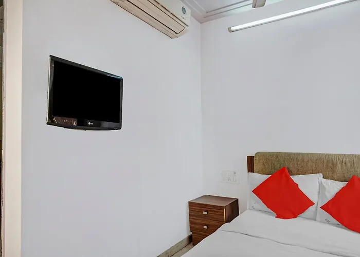 Hotel O Delight Inn Near Andheri Railway Station