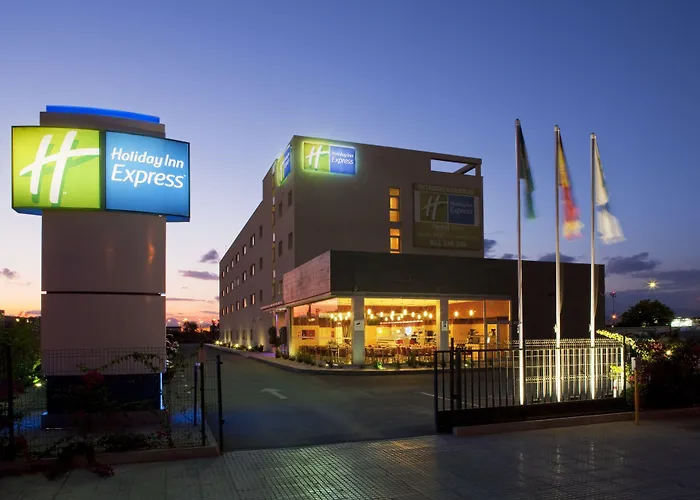 Hotel con tenis: Holiday Inn Express Málaga Airport, an IHG Hotel