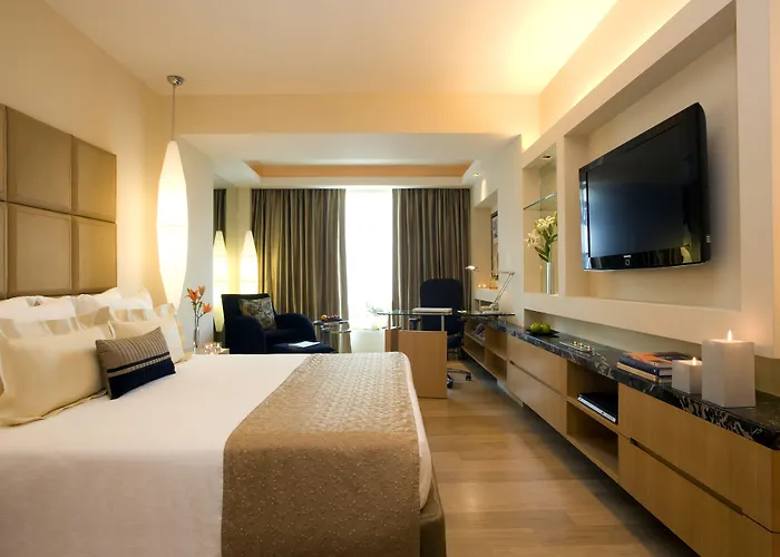 Luxury hotel only: Taj Club House