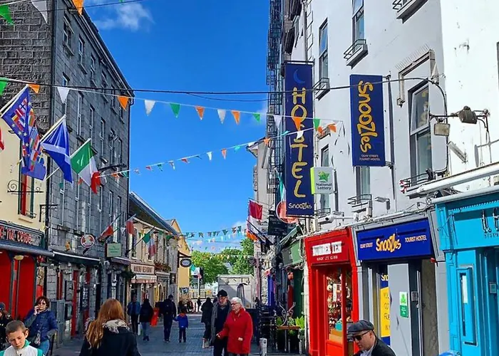 Snoozles Quay Street Tourist