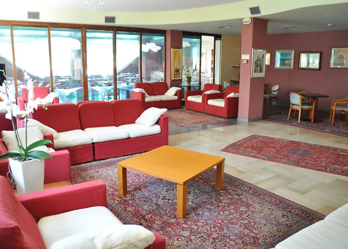Hotel con piscina: Hotel Maja