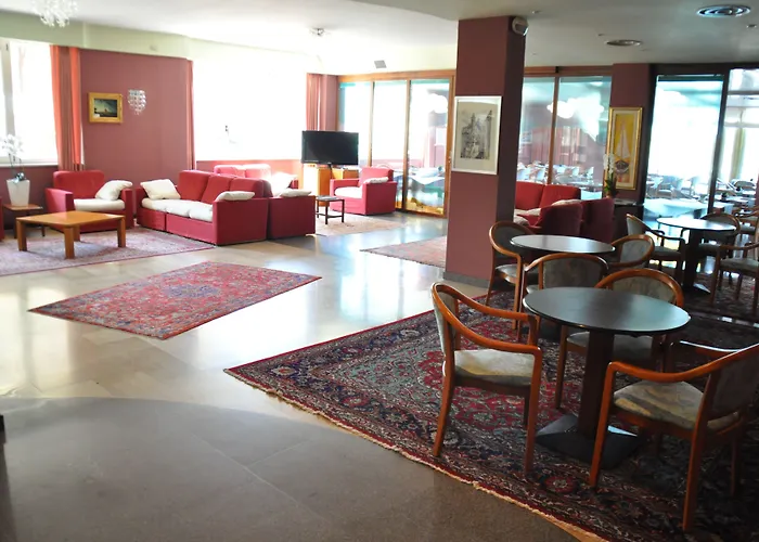 Hotel con piscina: Hotel Maja