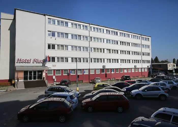 Luxury hotel only: Hotel Plus