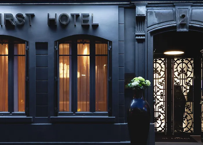 First Hotel Paris Tour Eiffel