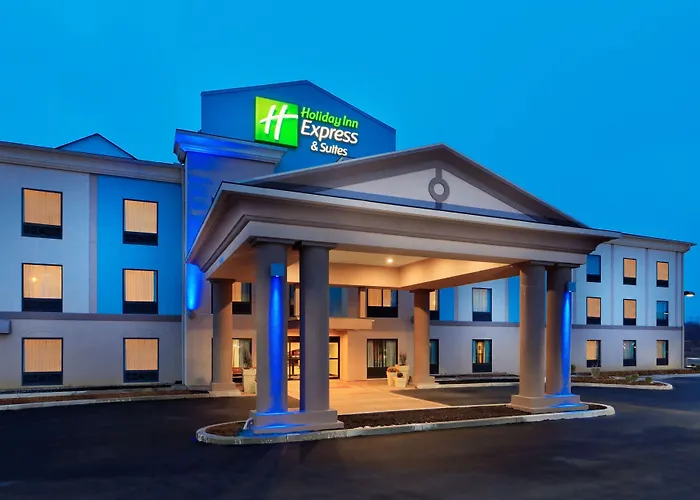 Hotels with pool Holiday Inn Express & Suites Northeast By Ihg