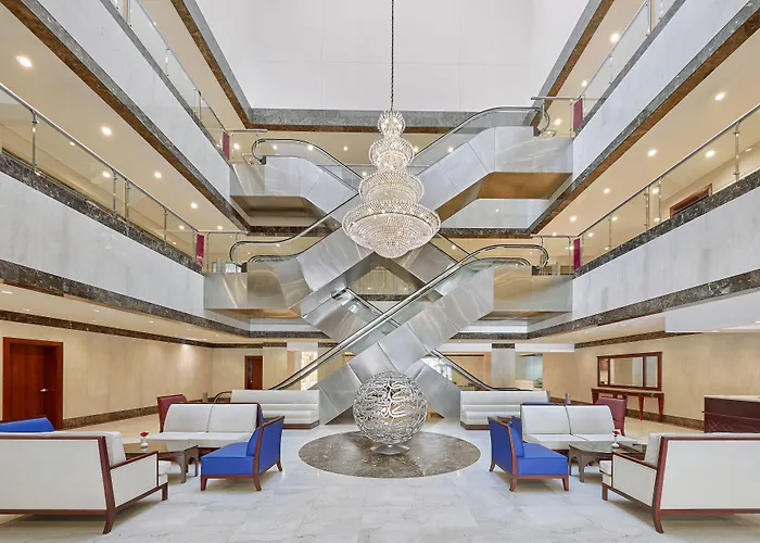 Makarem Al Bait Al Azizia Hotel
