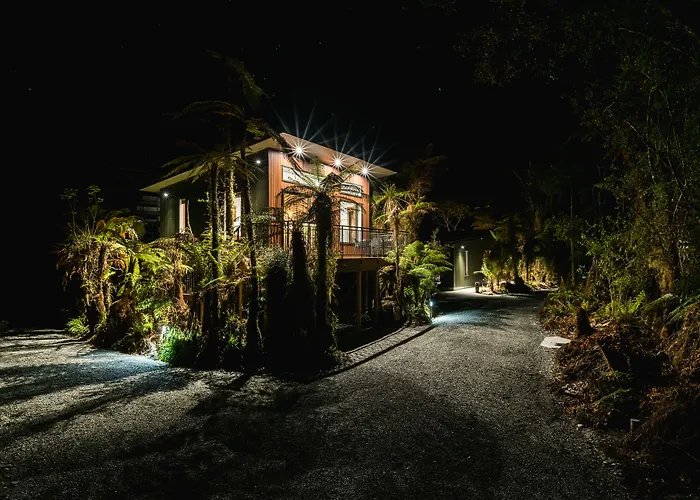 Central hotel: Rainforest Retreat