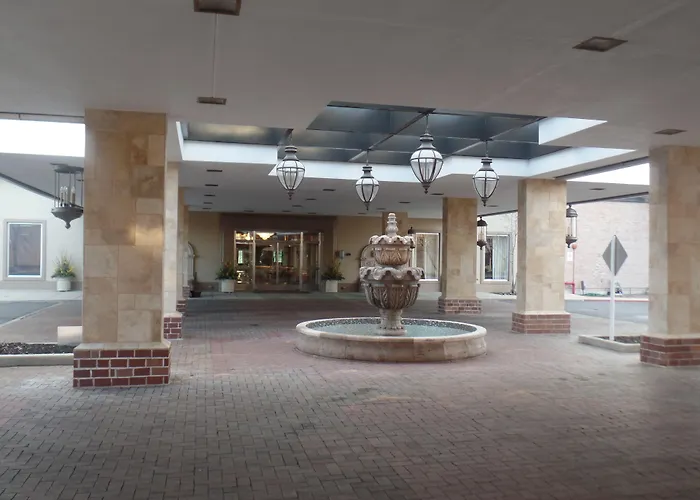 The Drake Oak Brook, Autograph Collection