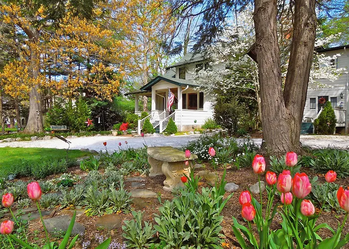 Oakland Cottage Bed And Breakfast