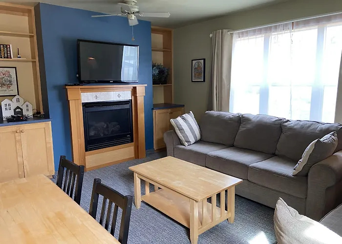 Sea Breeze Court