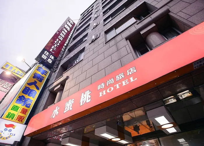 Pet Friendly hotel: Peach Hotel