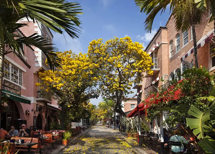 Kasa El Paseo Miami Beach