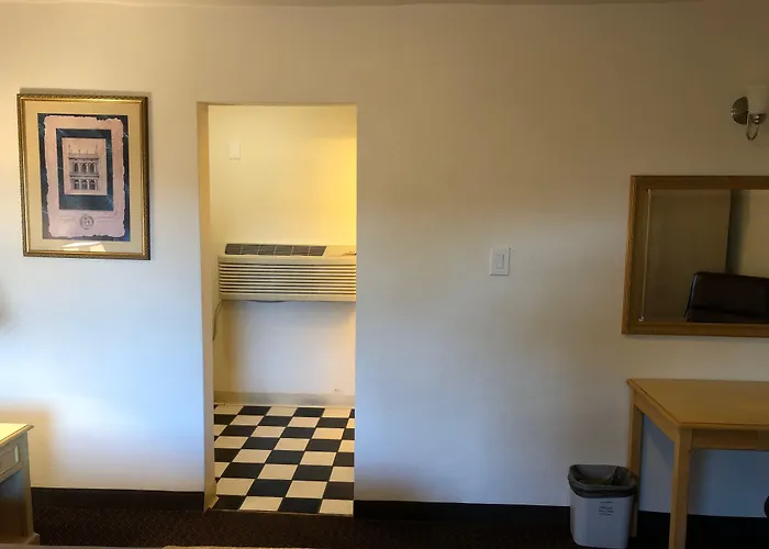 Airport Hotel: Casa Linda Motel