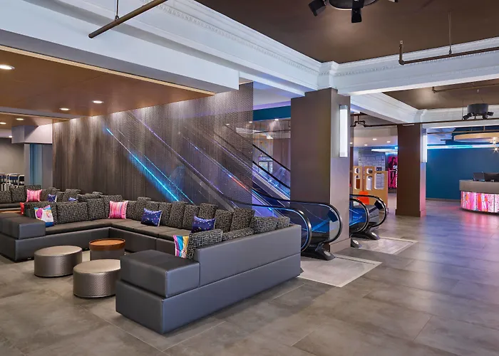 Resort: Aloft Houston Downtown