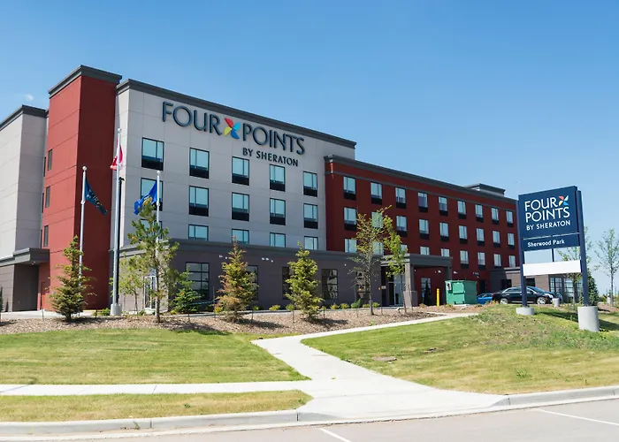 Hotel with pool: Four Points By Sheraton Sherwood Park