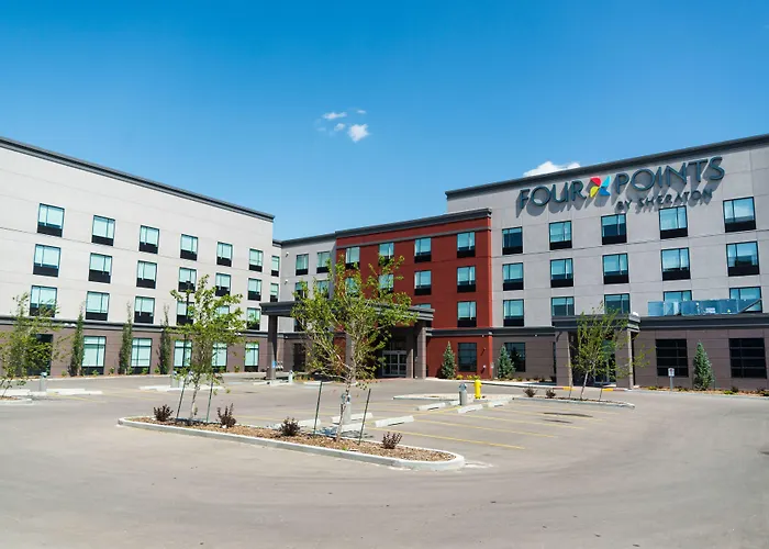 Hotel with pool: Four Points By Sheraton Sherwood Park
