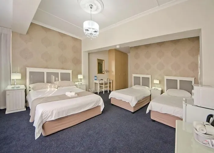 Cheap hotel: The Russel Hotel
