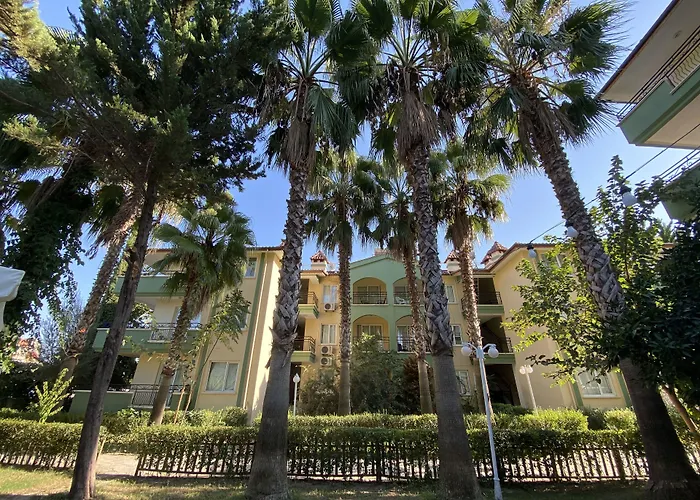 Melissa Garden Apart